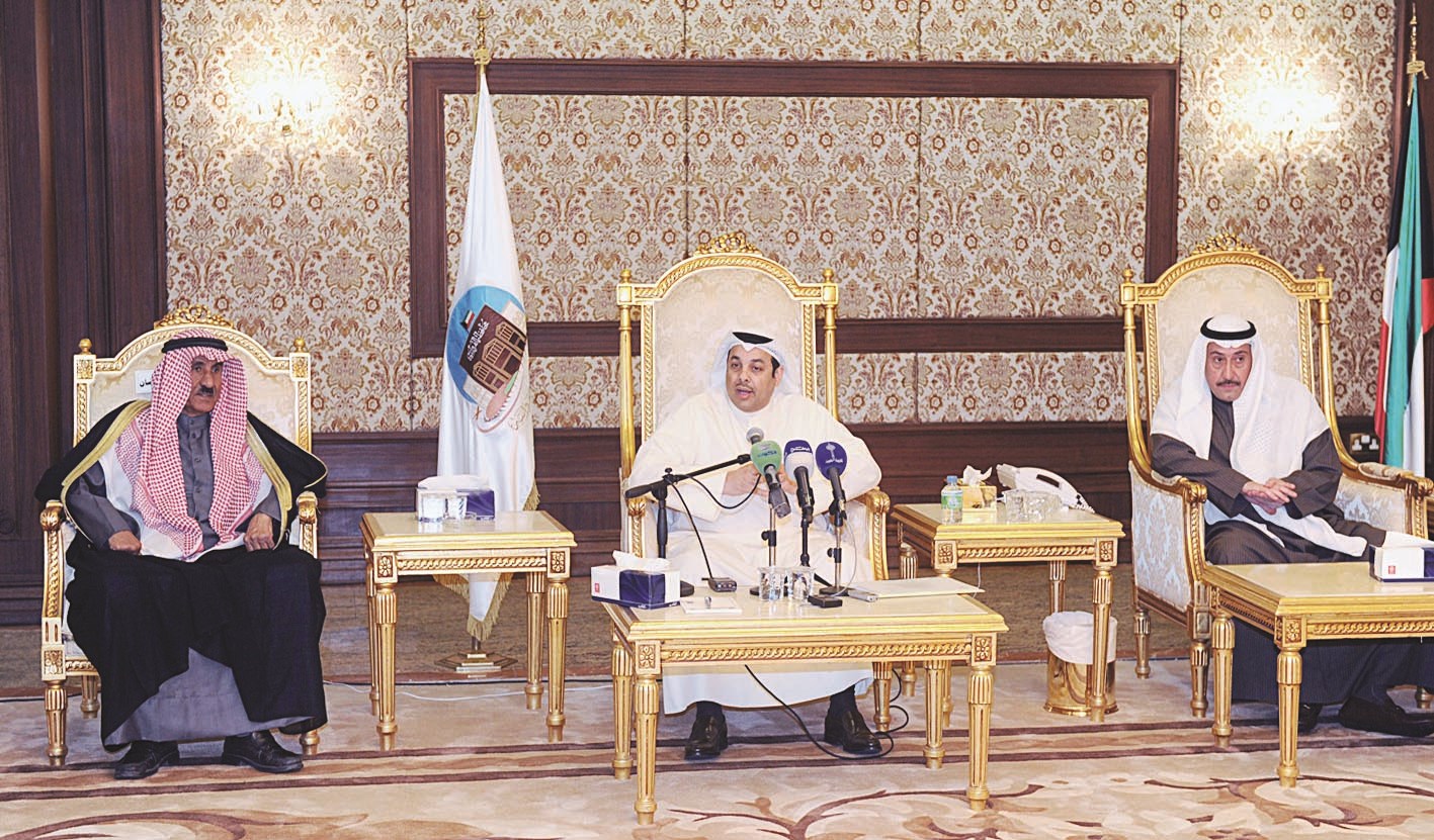 u0627u0644u0635u0627u0646u0639 u0645u062au062du062fu062bu0627u064b u0641u064a u062fu064au0648u0627u0646 u0645u062du0627u0641u0638u0629 u0627u0644u0641u0631u0648u0627u0646u064au0629 (u062au0635u0648u064au0631 u0632u0643u0631u064au0627 u0639u0637u064au0629)