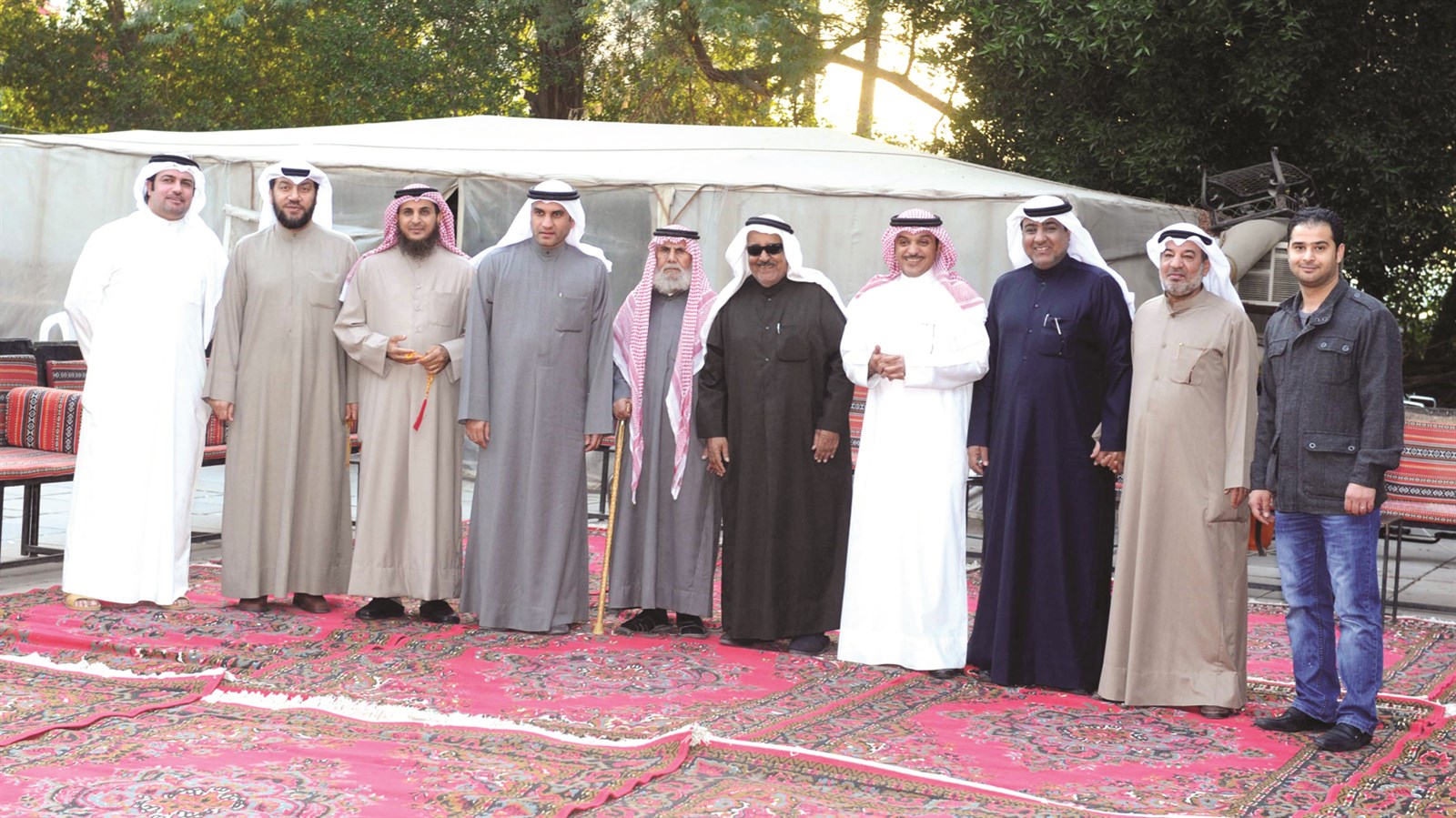 عضوا البلدي مع أهالي القطعة المتضررين