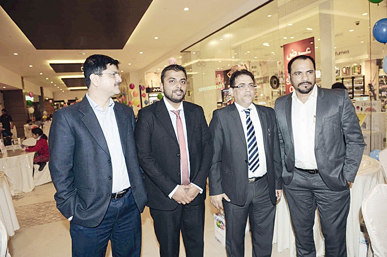 سابيل باسو وعلي حسن يتوسطان الحضور