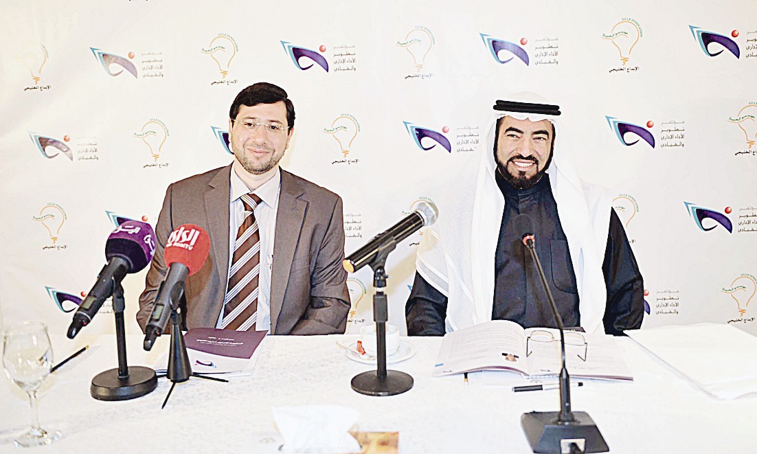 u0627u0644u0633u0648u064au062fu0627u0646 u0648u0634u0631u0628u062cu064a u062eu0644u0627u0644 u0627u0644u0645u0624u062au0645u0631 u0627u0644u0635u062du0627u0641u064a (u062au0635u0648u064au0631 u0637u0627u0631u0642 u0639u0632u0627u0644u062fu064au0646)