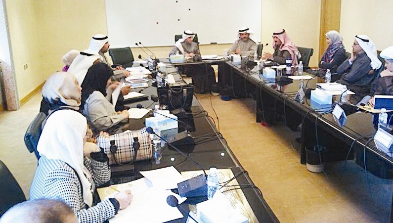 u062cu0627u0646u0628 u0645u0646 u0648u0631u0634u0629 u0627u0644u0639u0645u0644 u0627u0644u062au064a u0639u0642u062fu062au0647u0627 u0627u0644u0644u062cu0646u0629 u0627u0644u0628u064au0626u064au0629 u0641u064a u0627u0644u0645u062cu0644u0633 u0627u0644u0628u0644u062fu064a