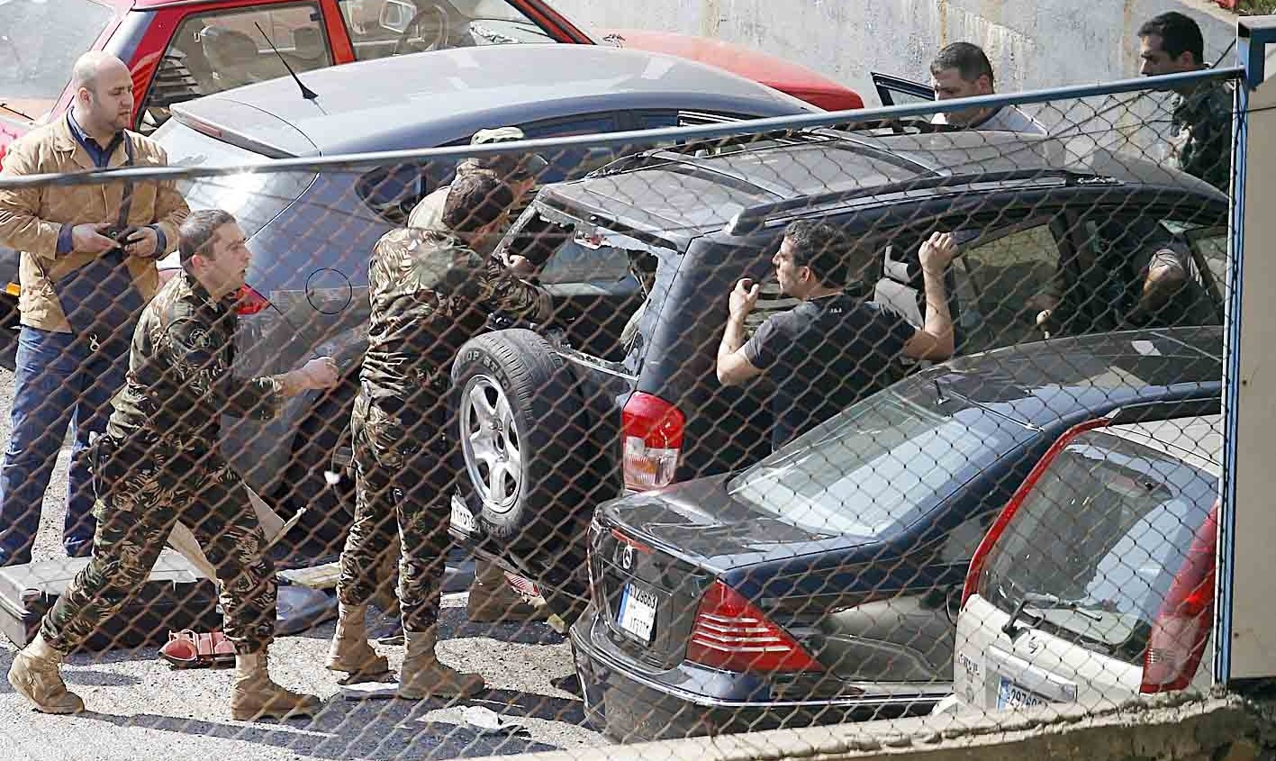 u0639u0646u0627u0635u0631 u0645u0646 u0627u0644u062cu064au0634 u0627u0644u0644u0628u0646u0627u0646u064a u062eu0644u0627u0644 u062au0641u0643u064au0643u0647u0645 u0627u0644u0633u064au0627u0631u0629 u0641u064a u0645u0646u0637u0642u0629 u0643u0648u0631u0646u064au0634 u0627u0644u0645u0632u0631u0639u0629 u0623u0645u0633 (u0627 u0641 u0628)