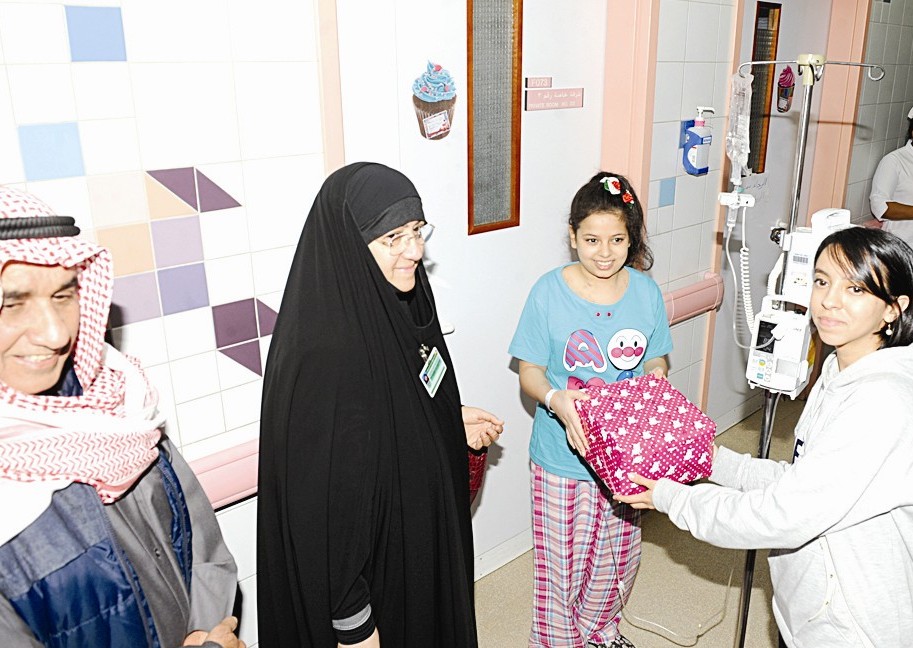 ... وهدية لطفلة أخرى