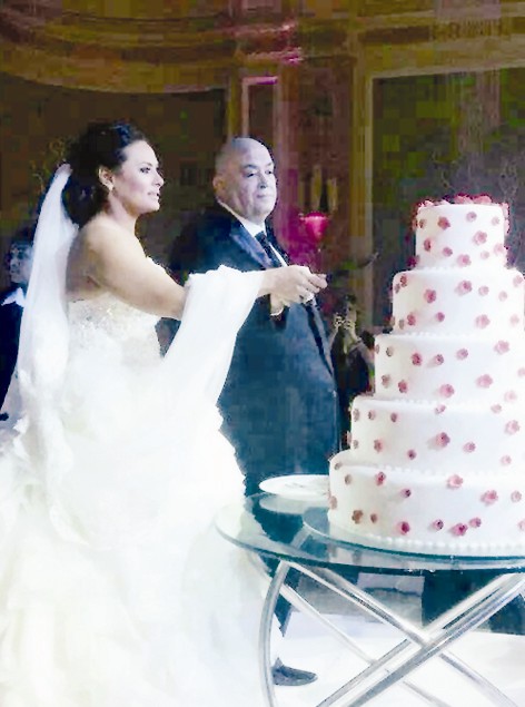 u0639u0645u0627u062f u0623u062fu064au0628 u0648u0645u0631u0648u0629 u062du0633u064au0646 u064au0642u0637u0639u0627u0646 u0643u0639u0643u0629 u0627u0644u0632u0648u0627u062c