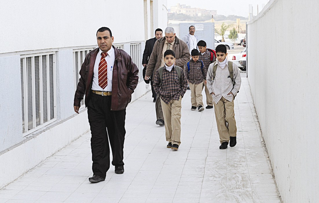 الهيئة التعليمية تباشر أعمالها في اليوم الأول