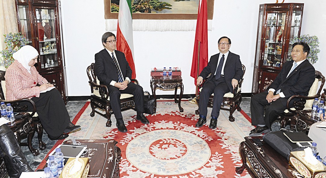 u062cu0627u0646u0628 u0645u0646 u0627u0644u0645u0624u062au0645u0631 u0627u0644u0635u062du0627u0641u064a (u062au0635u0648u064au0631 u0632u0643u0631u064au0627 u0639u0637u064au0629)