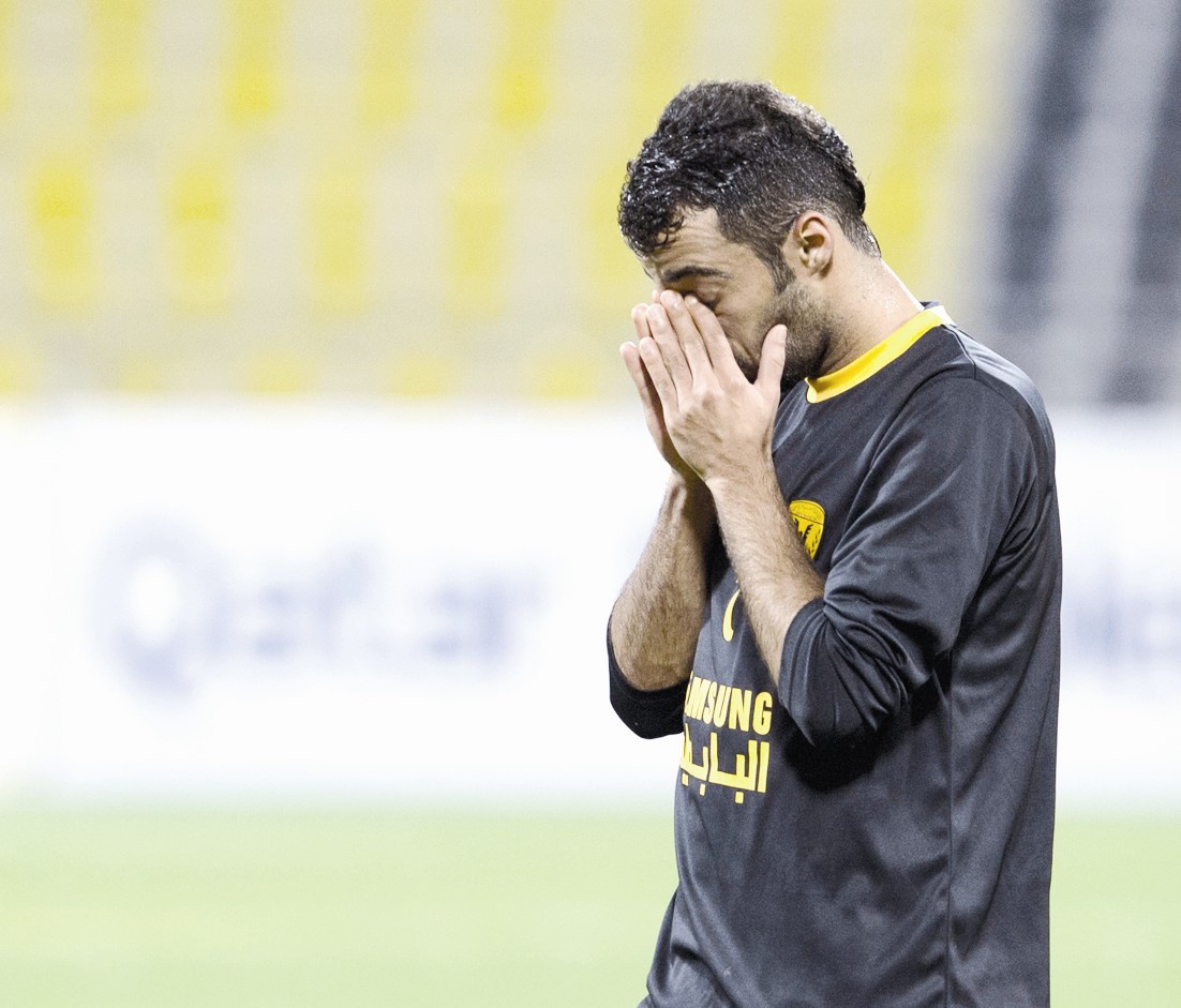 آثار الخسارة بادية على حمد امان