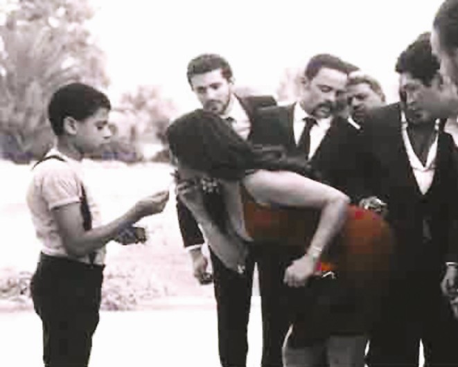 u0637u0641u0644 u064au0634u0639u0644 u0627u0644u0633u064au062cu0627u0631u0629 u0644u0647u064au0641u0627u0621 u0641u064a u0641u064au0644u0645 u00abu062du0644u0627u0648u0629 u0631u0648u062du00bb