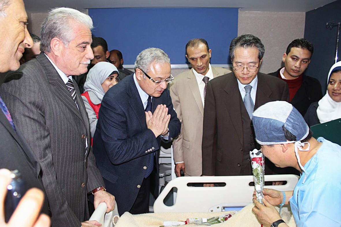 u0645u062du0627u0641u0638 u0633u064au0646u0627u0621 u0648u0648u0632u064au0631 u0627u0644u0633u064au0627u062du0629 u0627u0644u0645u0635u0631u064a u0648u0645u0633u0624u0648u0644 u0641u064a u0627u0644u0633u0641u0627u0631u0629 u0627u0644u0643u0648u0631u064au0629 u0627u0644u062cu0646u0648u0628u064au0629 u0641u064a u0627u0644u0642u0627u0647u0631u0629 u064au0632u0648u0631u0648u0646 u062cu0631u062du0649 u0627u0639u062au062fu0627u0621 u0637u0627u0628u0627 (u0627 u0628)