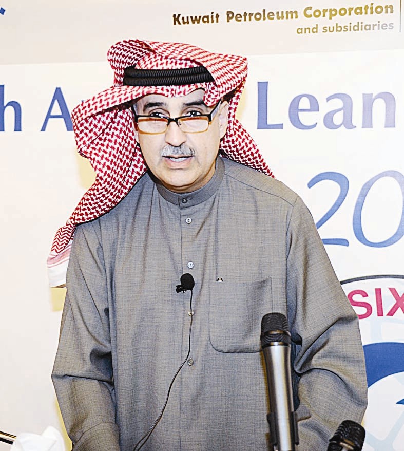 نزار العدساني متحدثاً خلال الاحتفال