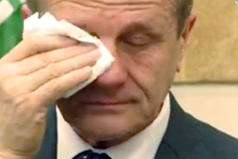 u0634u0631u0628u0644 u064au0645u0633u062d u062fu0645u0639u062au0647 u062eu0644u0627u0644 u0627u0644u0645u0642u0627u0628u0644u0629 u0627u0644u062au0644u0641u0632u064au0648u0646u064au0629