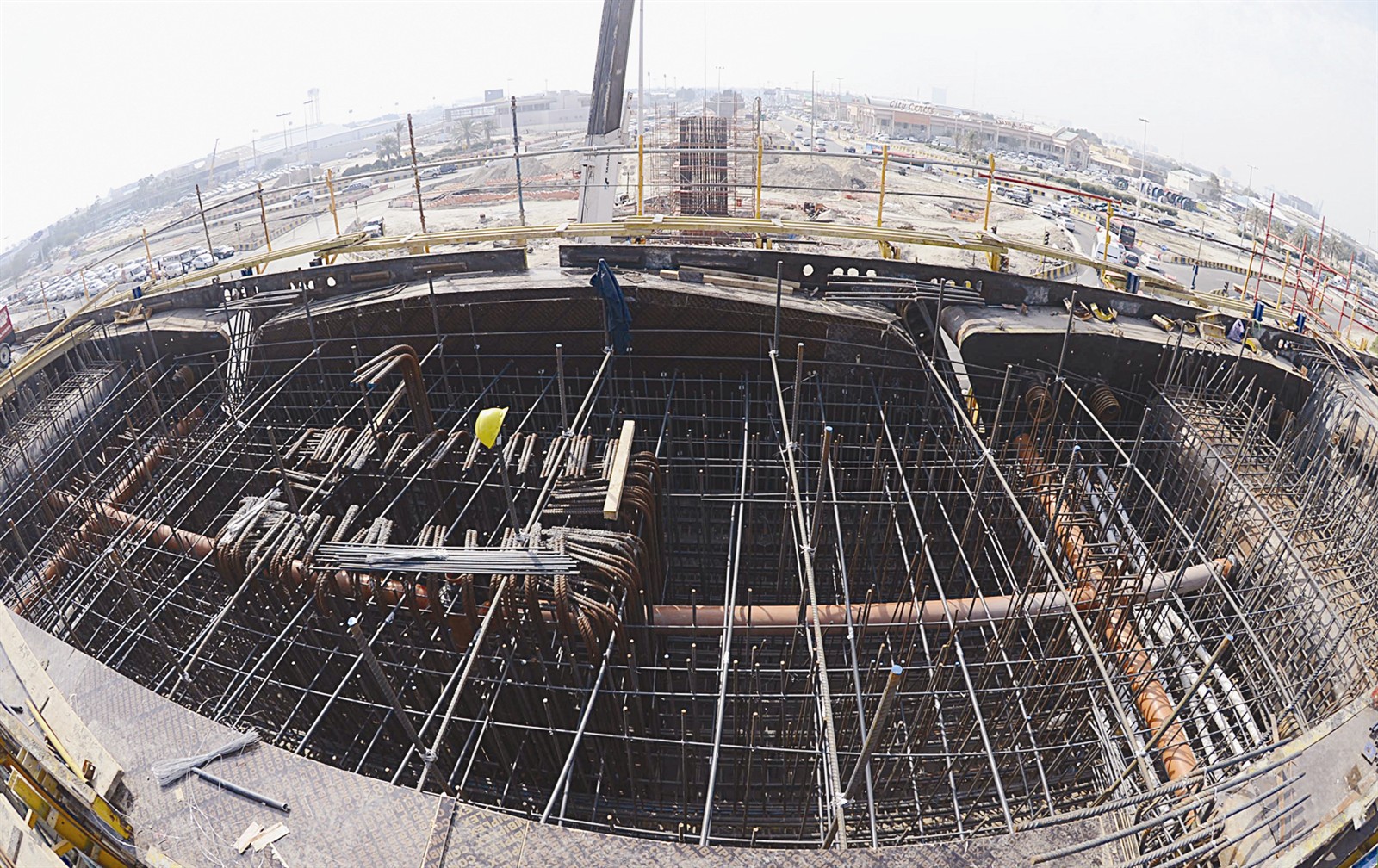 أطنان من الحديد