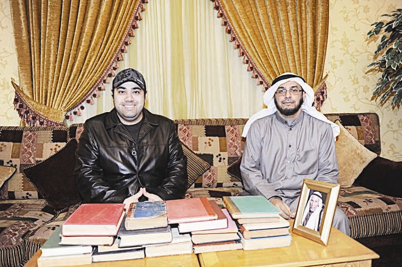 الزميل الديحاني مع ابنه سعود