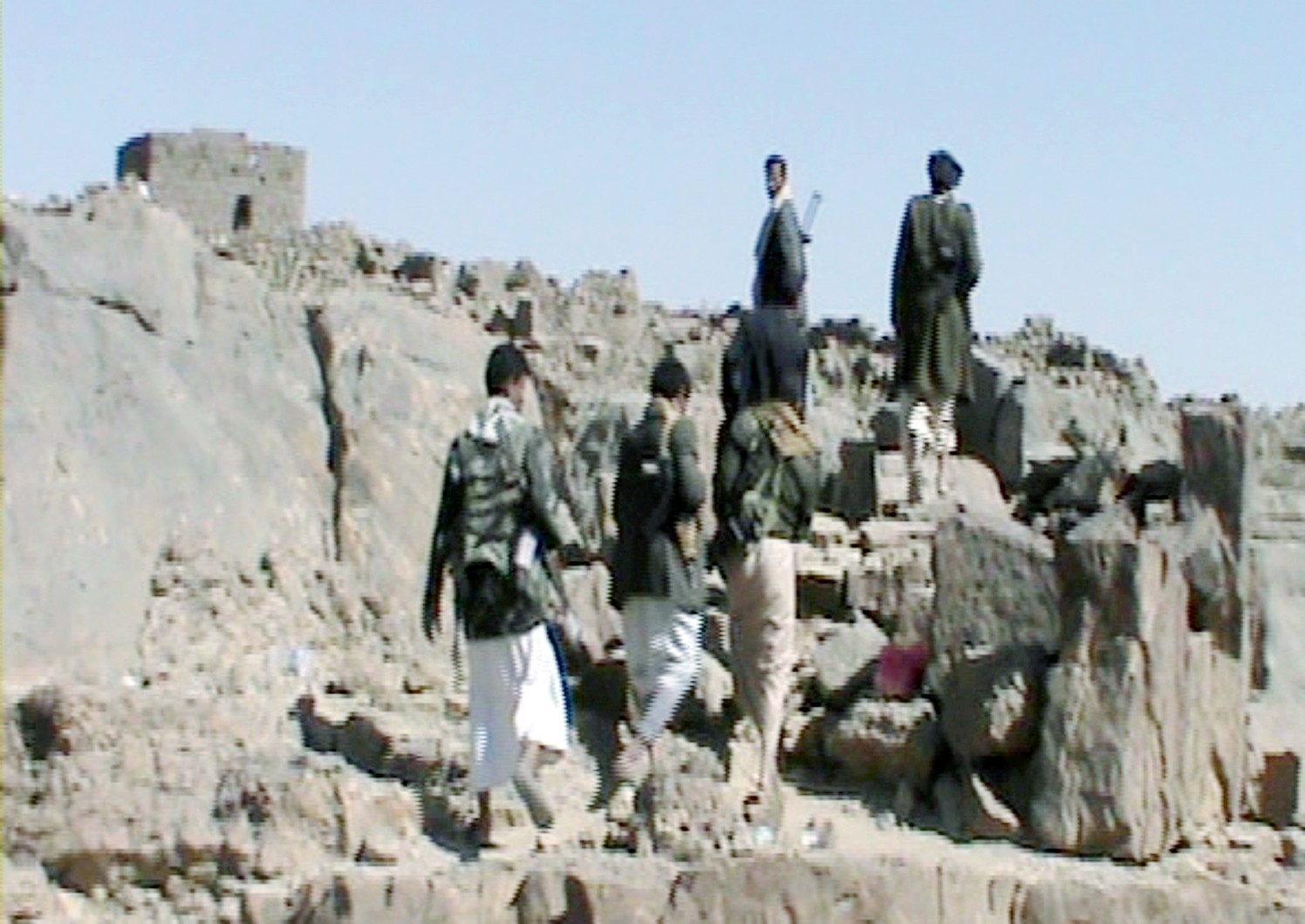 u0645u0642u0627u062au0644u0648u0646 u0645u0648u0627u0644u0648u0646 u0644u0642u0628u064au0644u0629 u0627u0644u0623u062du0645u0631 u0641u064a u0645u062du0627u0641u0638u0629 u0639u0645u0631u0627u0646 u0634u0645u0627u0644 u0627u0644u064au0645u0646 ( u0627 u0641 u0628)