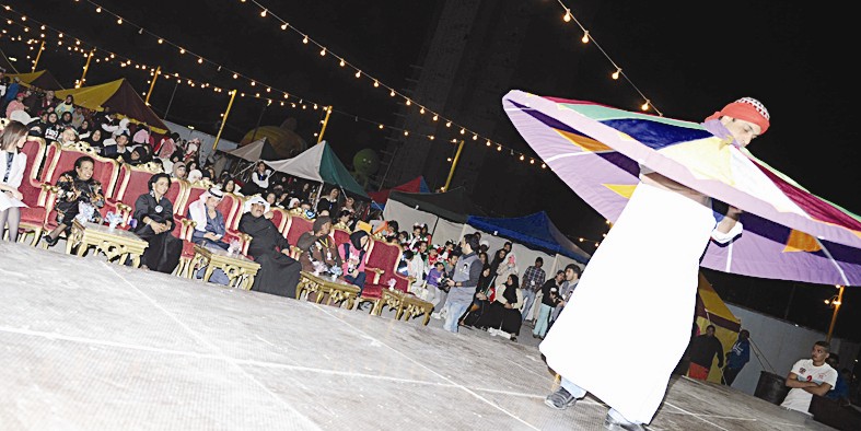 الفلكلور حاضراً ( تصوير زكريا عطية)