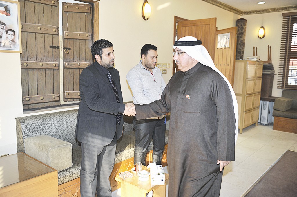 u0627u0644u0632u0645u064au0644 u0623u062du0645u062f u0631u0633u062au0645 u064au062au0644u0642u0649 u0627u0644u0639u0632u0627u0621