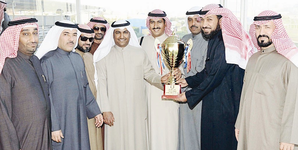 u0645u0627u0644u0643 u0627u0644u062cu0648u0627u062f u0627u0644u0641u0627u0626u0632 u064au062au0633u0644u0645 u0627u0644u0643u0623u0633