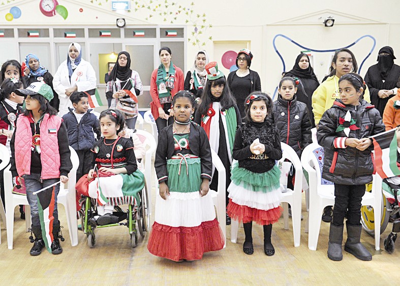 التلاميذ بالزي الوطني