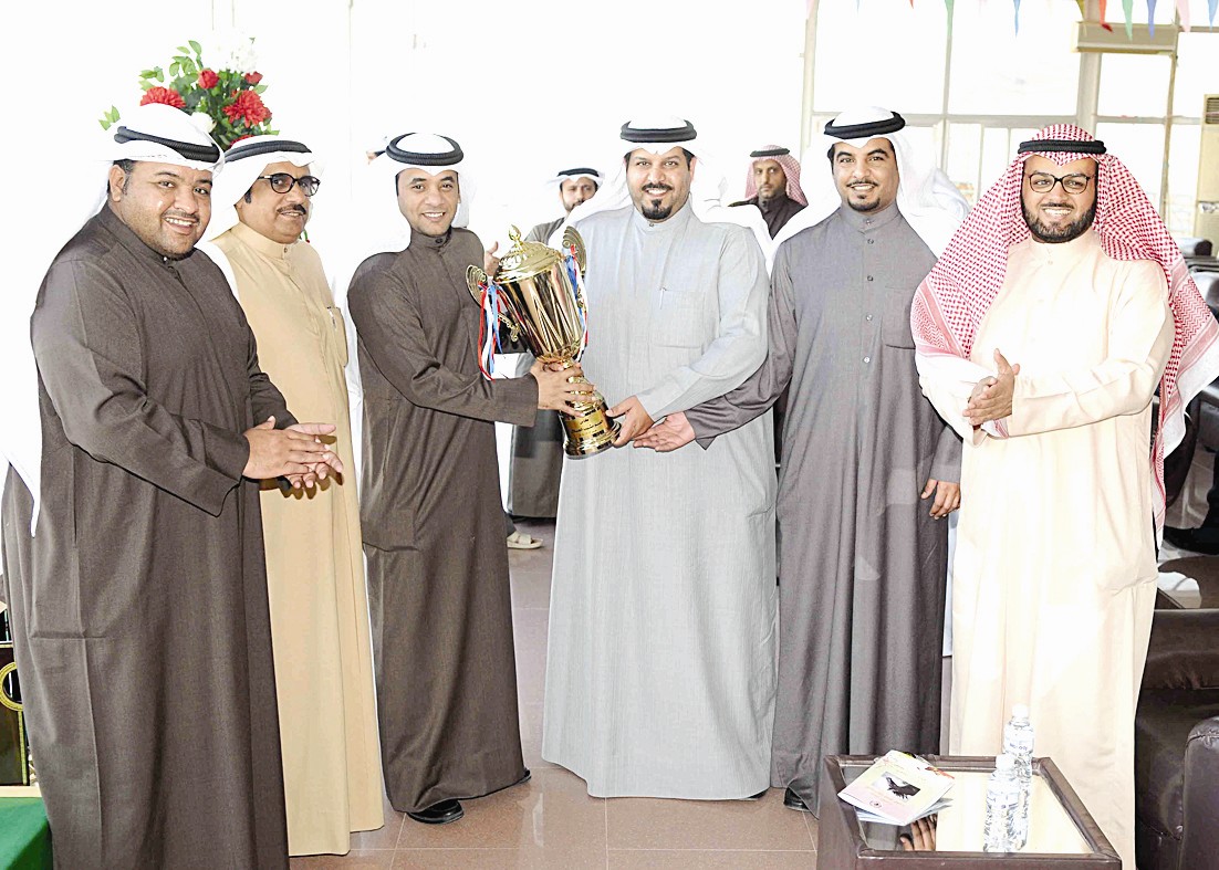 u0645u0627u0644u0643 u0627u0644u062cu0648u0627u062f u0627u0644u0641u0627u0626u0632 u064au062au0633u0644u0645 u0627u0644u0643u0623u0633 u0645u0646 u062eu0627u0644u062f u0627u0644u062cu0644u0627u0644