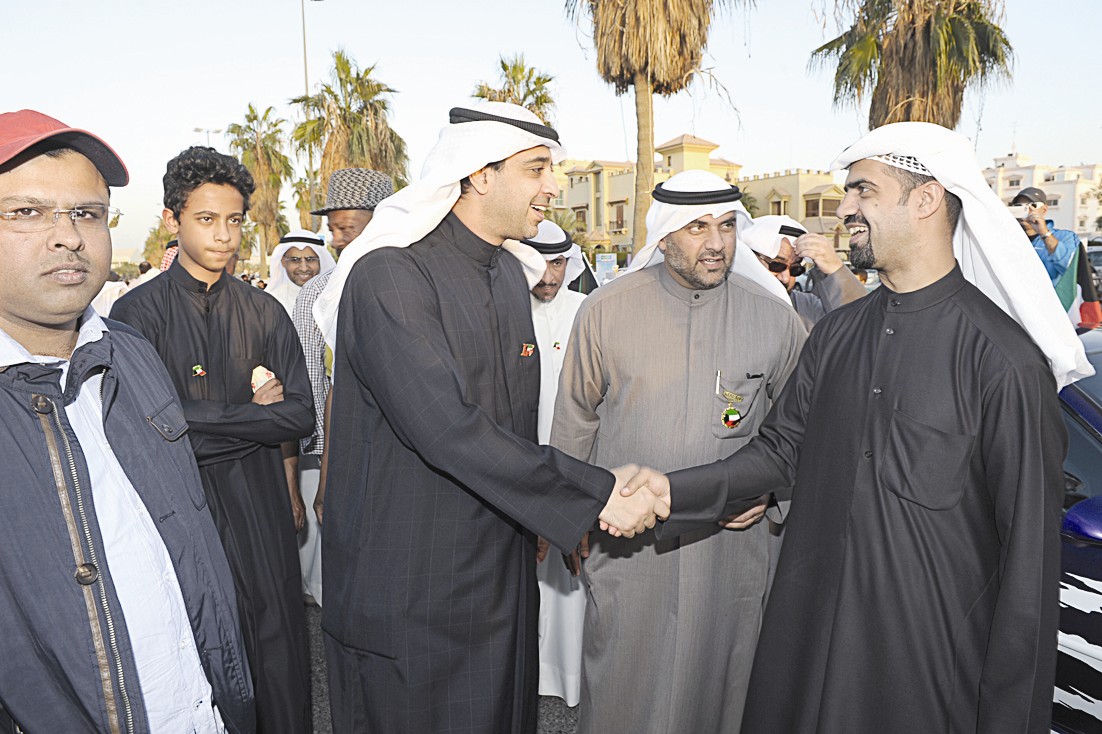 محمد العبد الله مع أعضاء مجلس الإدارة