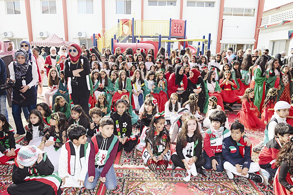 جانب من الأطفال في لقطة تذكارية (تصوير زكريا عطية)