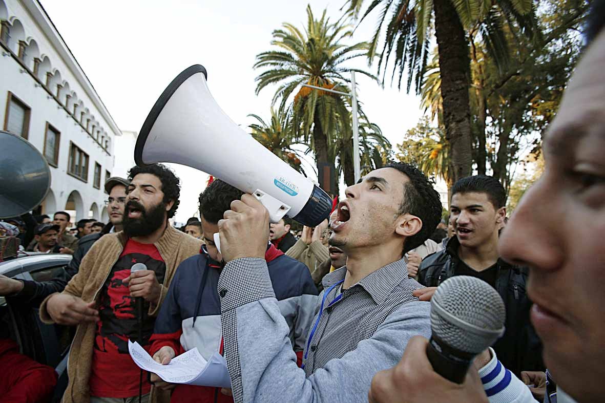 u0645u062au0638u0627u0647u0631u0648u0646 u0645u0646 u00abu062du0631u0643u0629 20 u0641u0628u0631u0627u064au0631u00bb u064au0637u0627u0644u0628u0648u0646 u0628u0625u0635u0644u0627u062du0627u062a u0641u064a u0627u0644u0631u0628u0627u0637  (u0631u0648u064au062au0631u0632)