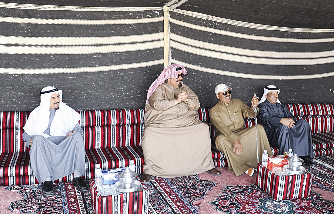 الفريق أحمد النواف واللواء أحمد الخليفة  (تصوير زكريا عطية)