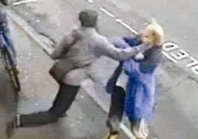 اللكمة القاتلة التي اسقطت الضحية أرضاً