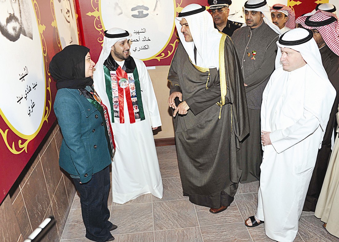 الوزيران الحمود والعبدالله يطلعان على محتويات متحف بيت القرين