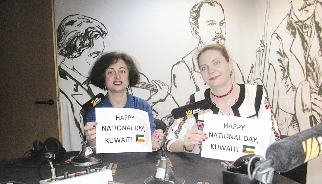 u0645u0627u0631u0633u064au0644u0627 u062cu0627u0646u064au0627 (u0625u0644u0649 u0627u0644u064au0633u0627u0631) u0648u0631u0627u0644u0648u0643u0627 u0631u0627u062fu0648u0644u064au0633u0643u0648 u062au0639u0627u064au062fu0627u0646 u0627u0644u0643u0648u064au062a u0639u0644u0649 u0637u0631u064au0642u062au0647u0645u0627 u0628u0639u064au062fu064a u0627u0644u0648u0637u0646u064a u0648u0627u0644u062au062du0631u064au0631