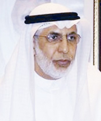 حسن عبد العزيز عبد الله السند الأستاذ في جامعة الكويت