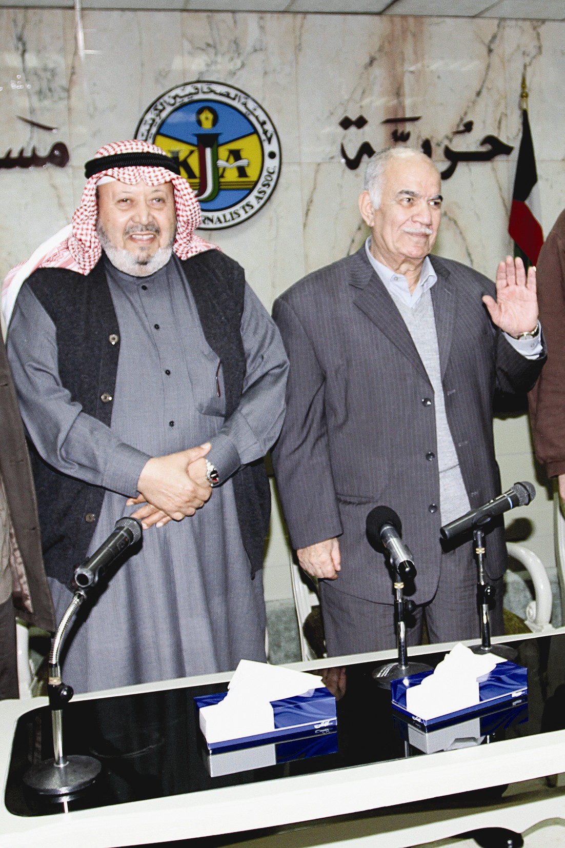 الزميل السيد الوهيدي يودع الزملاء بحضور القناعي