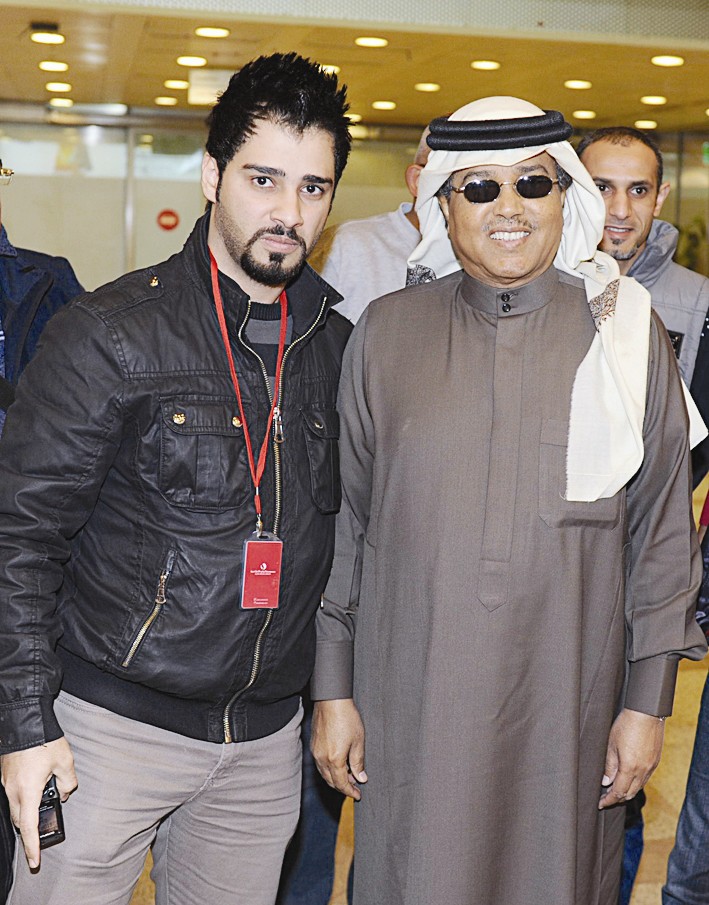 u0641u0646u0627u0646 u0627u0644u0639u0631u0628 u0645u0639 u0627u0644u0632u0645u064au0644 u0639u0644u0627u0621 u0645u062du0645u0648u062f (u062au0635u0648u064au0631 u0632u0643u0631u064au0627 u0639u0637u064au0629)