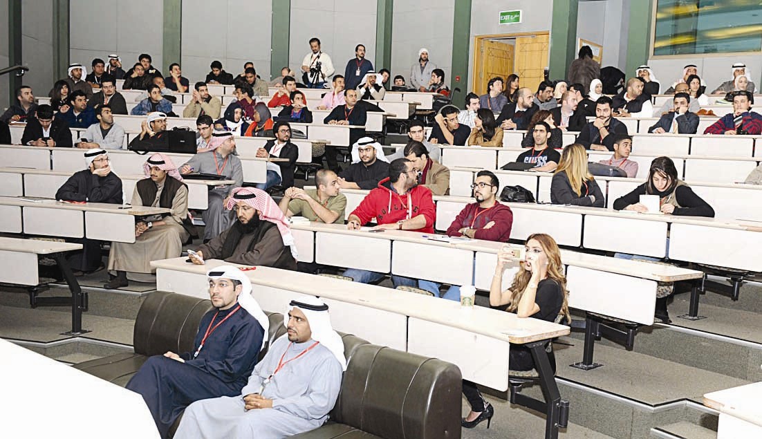 ... u0648u062au0641u0627u0639u0644 u0645u0646 u0627u0644u062du0636u0648u0631