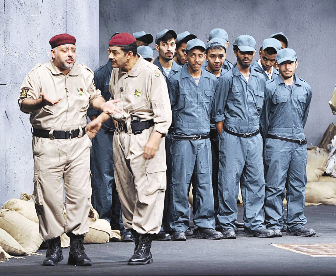 الردهان والبلام... بطلا مسرحية عودة التجنيد  (تصوير طارق عز الدين)