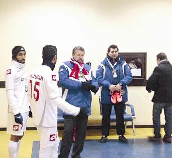 مارين يوجه لاعبيه قبل اللقاء