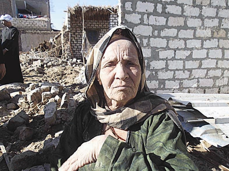 ... وعجوز في قرية حاجز مشطا تهدم منزلها