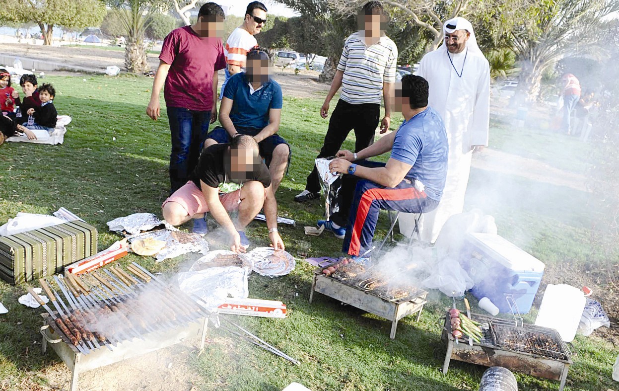 u0641u0631u064au0642 u0627u0644u0628u0644u062fu064au0629 u064au062eu0627u0644u0641 u0625u062du062fu0649 u0627u0644u0623u0633u0631 u0627u0644u062au064a u0643u0627u0646u062a u0639u0644u0649 u0645u0648u0639u062f u0645u0639 u0627u0644u0634u0648u0627u0621