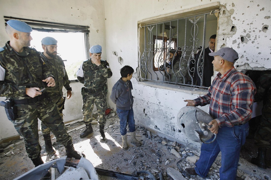 u0642u0648u0629 u0645u0646 u0627u0644u064au0648u0646u064au0641u064au0644 u062au0639u0627u064au0646 u0645u0646u0632u0644u0627u064b u0641u064a u0628u0644u062fu0629 u0643u0641u0631u0643u0644u0627 u0627u0644u062cu0646u0648u0628u064au0629 u0623u0635u064au0628 u0628u0623u0636u0631u0627u0631 u0628u0641u0639u0644 u0627u0644u0642u0635u0641 u0627u0644u0625u0633u0631u0627u0626u064au0644u064a (u0627 u0628)