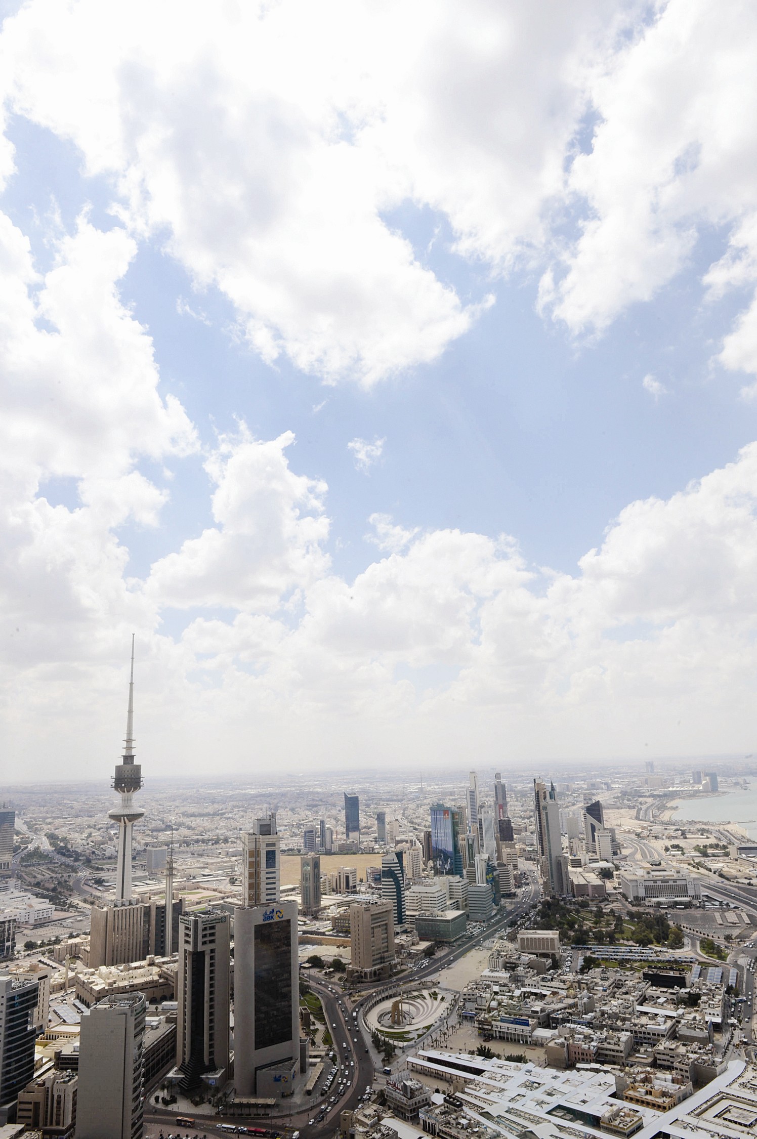 الرياح ترسم لوحة في السماء