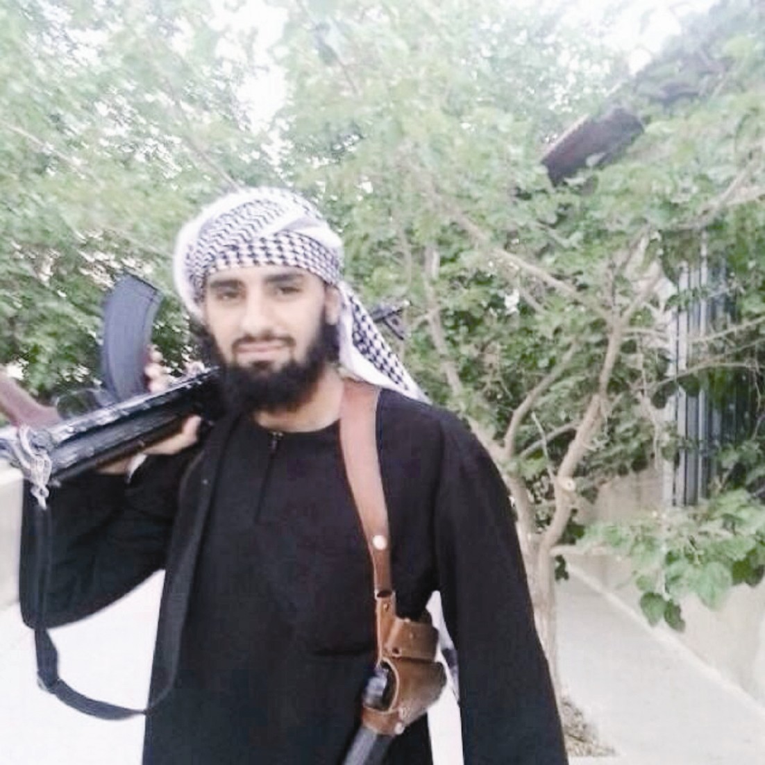 u00abu0623u0628u0648 u0639u0632u0627u0645 u0627u0644u0643u0648u064au062au064au00bb u0645u062fu062cu062cu0627u064b u0628u0633u0644u0627u062du0647