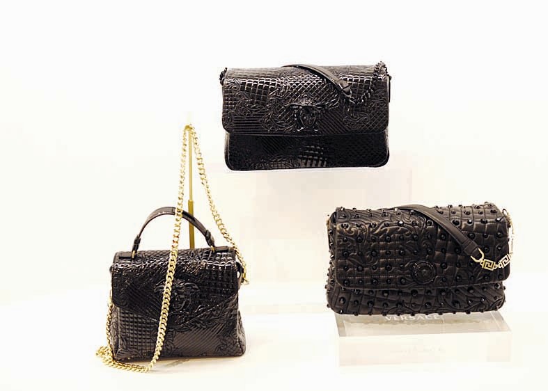 u0645u062cu0645u0648u0639u0629 u0641u0631u064au062fu0629 u0645u0646 u0627u0644u062du0642u0627u0626u0628 u0627u0644u0633u0648u062fu0627u0621