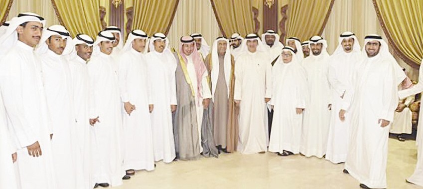 الشيخ آل عريعر مع أبناء الحمدان