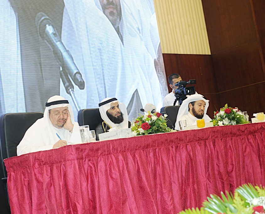 u0648u0632u064au0631 u0627u0644u0623u0648u0642u0627u0641 u0645u062au062du062fu062bu0627u064b u0644u0644u0623u0626u0645u0629 u0648u0627u0644u062eu0637u0628u0627u0621