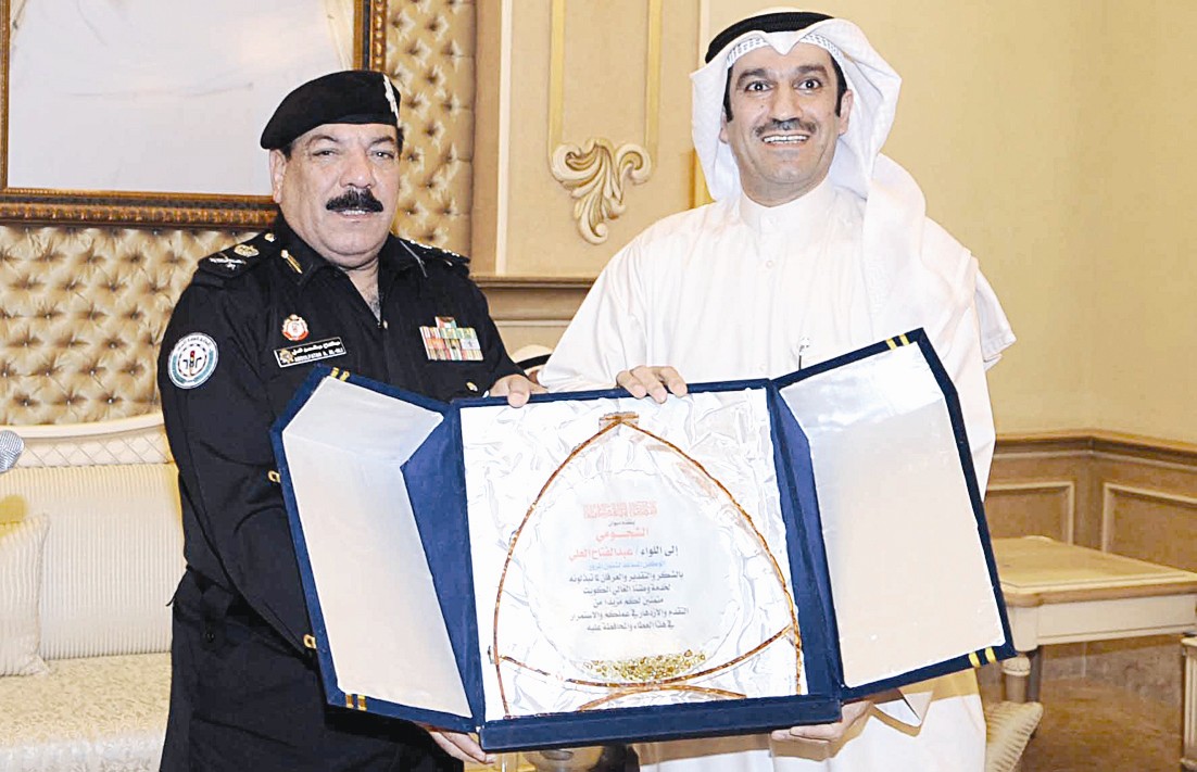 أحمد الشحومي مكرماً العلي