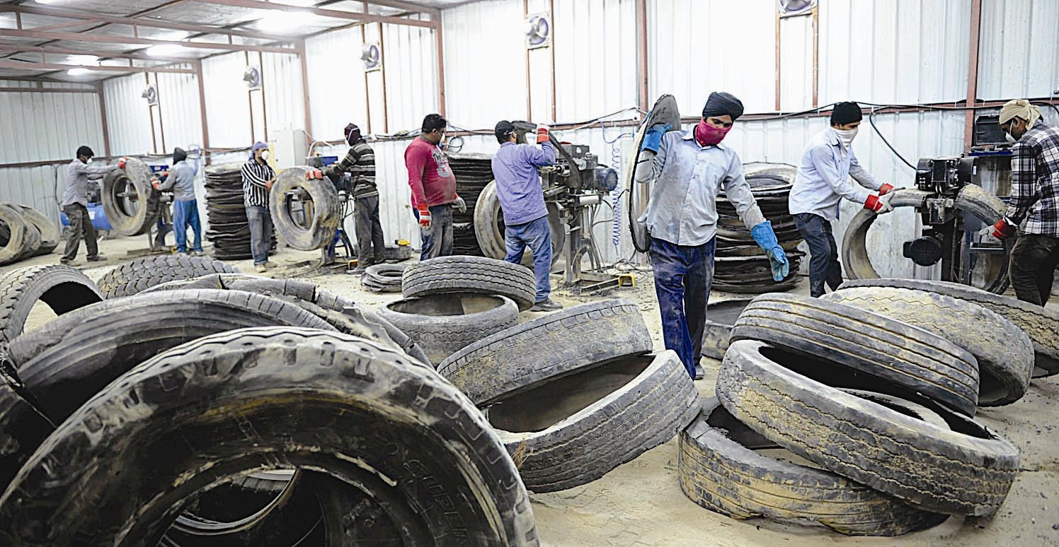 عمالة تدوير الاطارات