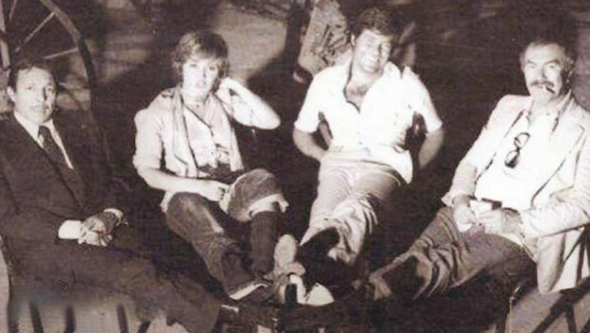 صورة نادرة لعادل أدهم ورشدي أباظة ومديحة كامل