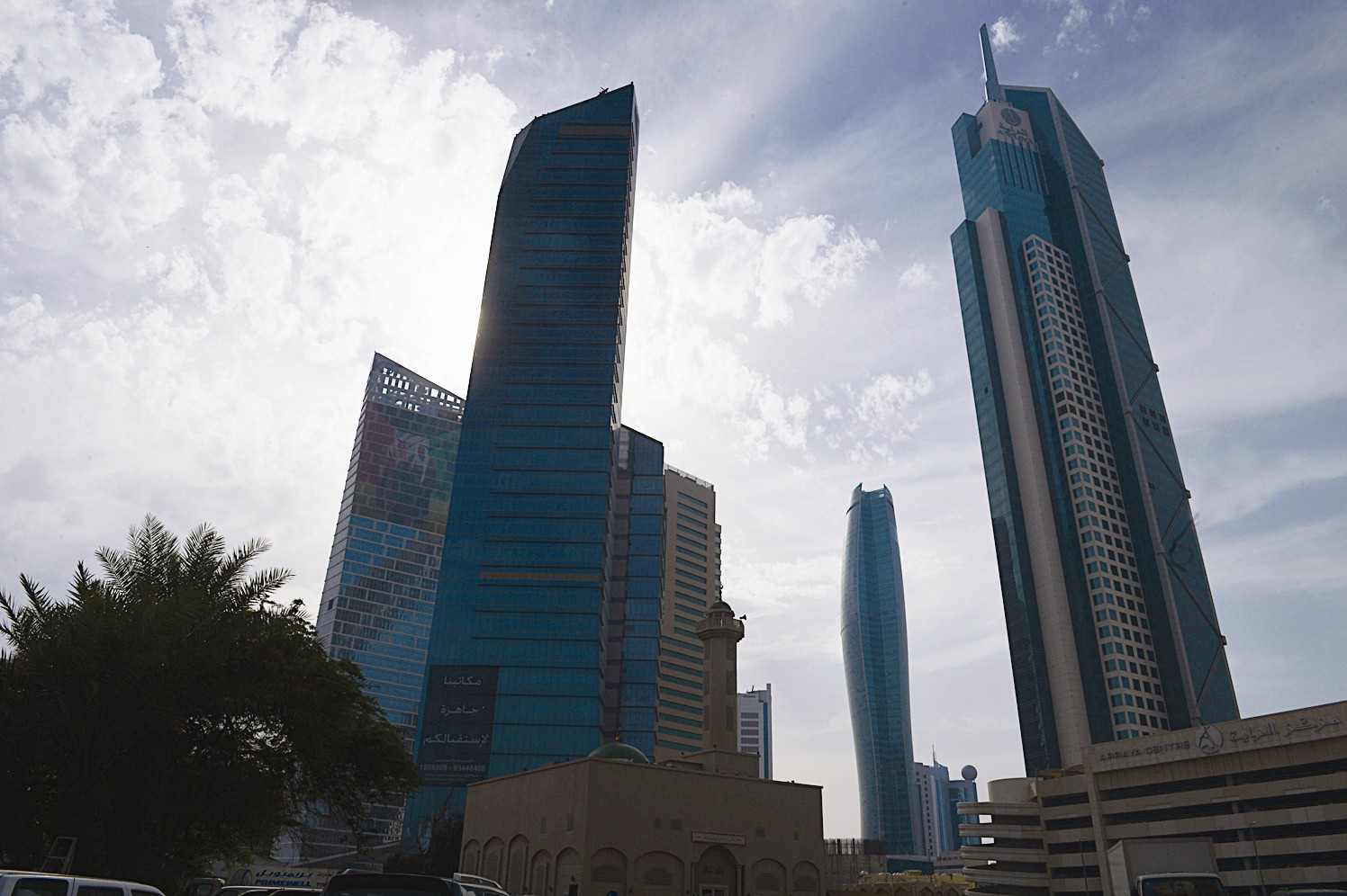 u0627u0644u0646u0645u0648 u064au062fu0639u0645 u0627u0644u0646u0638u0631u0629 u0644u0623u0633u0647u0645 u0627u0644u0628u0646u0648u0643 (u062au0635u0648u064au0631 u0645u0648u0633u0649 u0639u064au0627u0634)