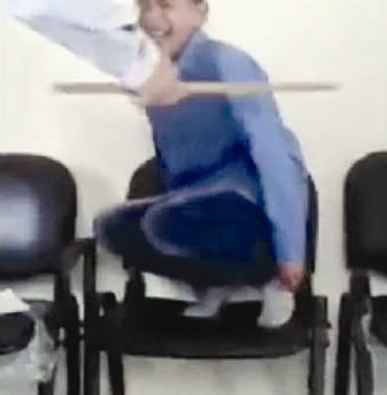 u0639u0635u0627 u0627u0644u0645u062fu0631u0633 u062au0624u062fu0628 u0627u0644u062au0644u0645u064au0630