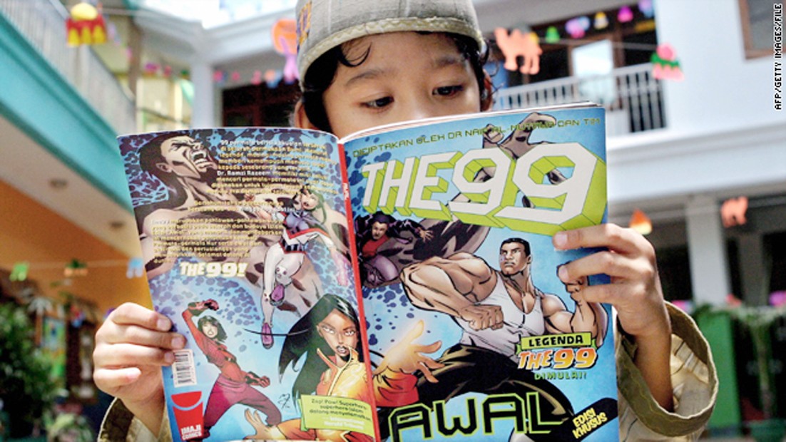 طفل يقرأ قصص «الأبطال الـ99»